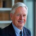 Porträt von Professor Dr. Klaus Schmidt, Experte für strategisches Management